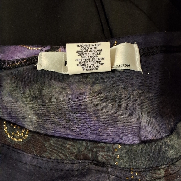 💥SALE💥Kikit, Medium, Dark & Light Purple, Black, Gold, Tee - Picture 4 of 5